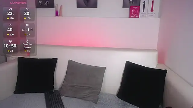 Melodi Roux online show from February 2026 01:05:01 PM