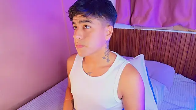 kiing azahell online show from December 2025 02:49:01 AM