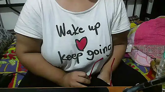 Snapshot of Queen_of_boobs01 chatting on January 2025 03:25:01 PM Queen of boobs01 online show from January 2025 03:25:01 PM