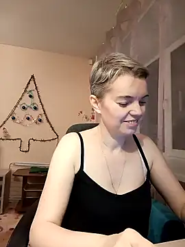 Snapshot of Cutie_Erikaa1 chatting on December 2024 04:12:01 AM Cutie Erikaa1 online show from December 2024 04:12:01 AM