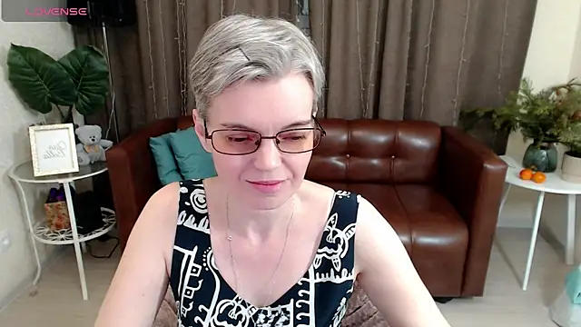 Snapshot of Cutie_Erikaa1 chatting on December 2024 03:42:01 PM Cutie Erikaa1 online show from December 2024 03:42:01 PM
