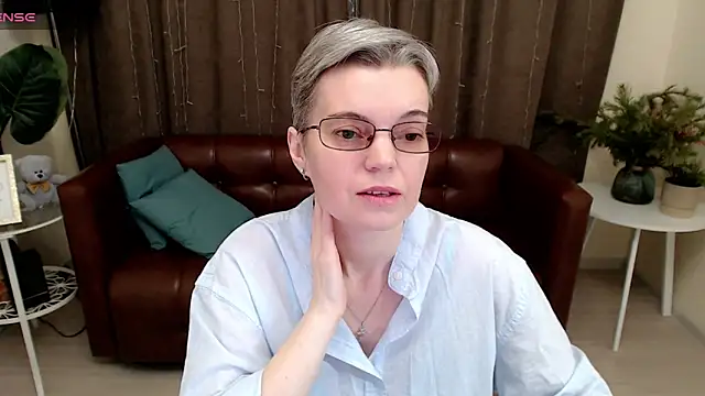 Snapshot of Cutie_Erikaa1 chatting on January 2025 02:30:02 AM Cutie Erikaa1 online show from January 2025 02:30:02 AM