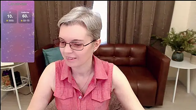 Snapshot of Cutie_Erikaa1 chatting on January 2025 08:33:01 AM Cutie Erikaa1 online show from January 2025 08:33:01 AM