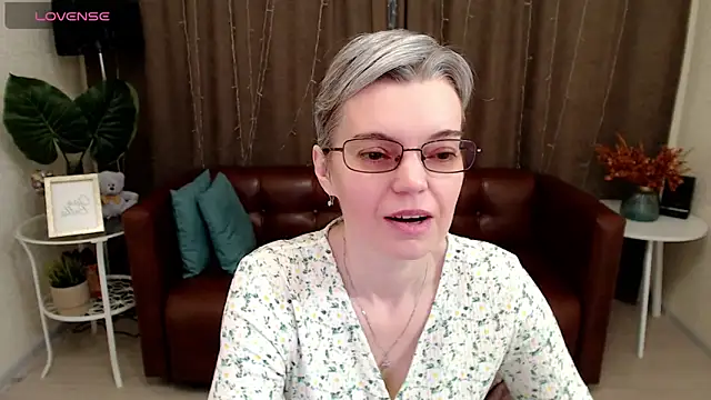 Snapshot of Cutie_Erikaa1 chatting on January 2025 02:33:02 AM Cutie Erikaa1 online show from January 2025 02:33:02 AM