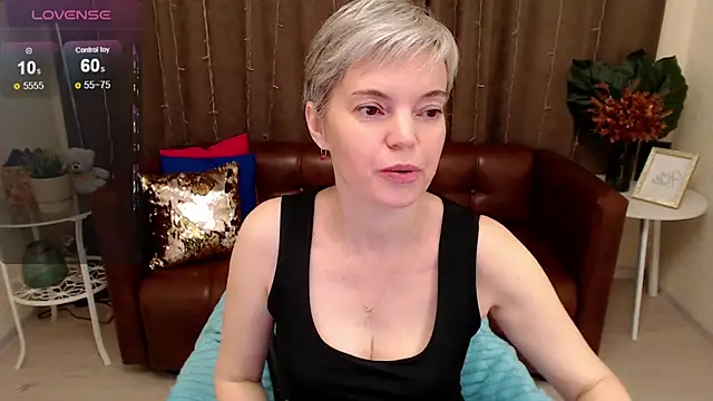 Snapshot of Cutie_Erikaa1 chatting on February 2025 02:40:01 AM Cutie Erikaa1 online show from February 2025 02:40:01 AM