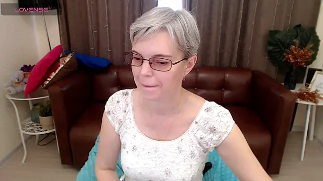 Snapshot of Cutie_Erikaa1 chatting on March 2025 08:27:01 AM Cutie Erikaa1 online show from March 2025 08:27:01 AM