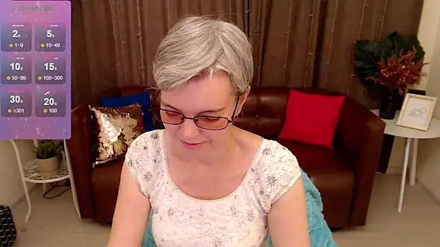 Snapshot of Cutie_Erikaa1 chatting on March 2025 06:54:02 AM Cutie Erikaa1 online show from March 2025 06:54:02 AM