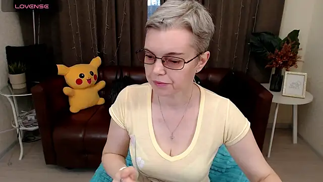 Snapshot of Cutie_Erikaa1 chatting on September 2025 02:00:02 AM Cutie Erikaa1 online show from September 2025 02:00:02 AM