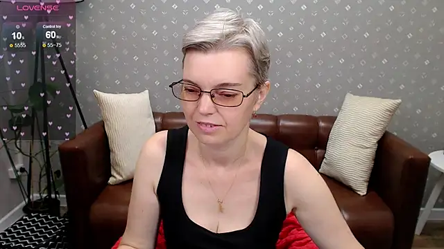 Snapshot of Cutie_Erikaa1 chatting on October 2025 02:44:01 AM Cutie Erikaa1 online show from October 2025 02:44:01 AM