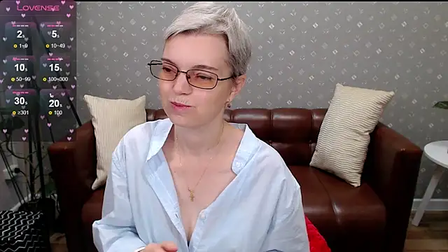 Snapshot of Cutie_Erikaa1 chatting on October 2025 02:33:01 AM Cutie Erikaa1 online show from October 2025 02:33:01 AM
