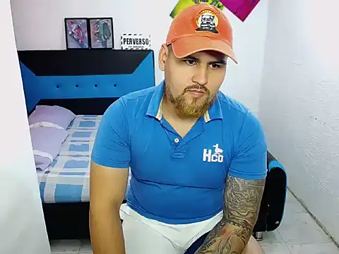 Snapshot of pitbullveryhot chatting on December 2024 07:10:01 PM pitbullveryhot online show from December 2024 07:10:01 PM