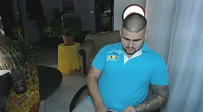 Snapshot of pitbullveryhot chatting on February 2025 05:15:02 AM pitbullveryhot online show from February 2025 05:15:02 AM