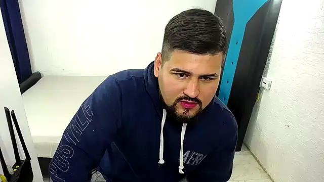 Snapshot of pitbullveryhot chatting on October 2025 12:38:02 PM pitbullveryhot online show from October 2025 12:38:02 PM