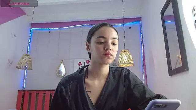 Mia-kalinfa online show from December 2024 05:46:01 PM