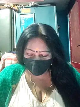 Snapshot of maniisha chatting on June 2026 05:06:01 PM maniisha online show from June 2026 05:06:01 PM
