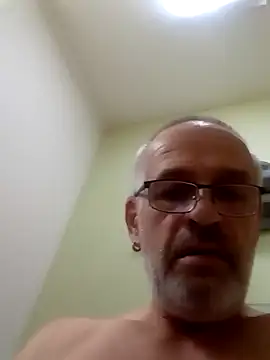 Snapshot of geilerschwanz64 chatting on December 2024 01:38:02 AM geilerschwanz64 online show from December 2024 01:38:02 AM
