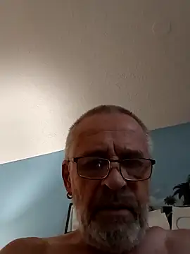 Snapshot of geilerschwanz64 chatting on December 2024 06:05:02 AM geilerschwanz64 online show from December 2024 06:05:02 AM