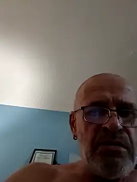 Snapshot of geilerschwanz64 chatting on January 2025 10:04:02 PM geilerschwanz64 online show from January 2025 10:04:02 PM