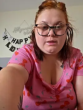 Snapshot of Tallulah-mae-xoxox chatting on October 2025 08:53:01 AM Tallulah-mae-xoxox online show from October 2025 08:53:01 AM