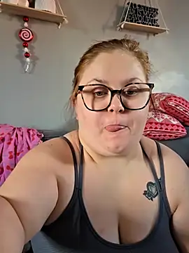 Snapshot of Tallulah-mae-xoxox chatting on December 2025 01:20:02 PM Tallulah-mae-xoxox online show from December 2025 01:20:02 PM