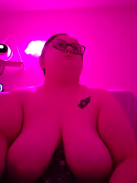 Snapshot of Tallulah-mae-xoxox chatting on December 2025 11:20:01 PM Tallulah-mae-xoxox online show from December 2025 11:20:01 PM