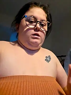 Snapshot of Tallulah-mae-xoxox chatting on December 2025 01:17:02 PM Tallulah-mae-xoxox online show from December 2025 01:17:02 PM