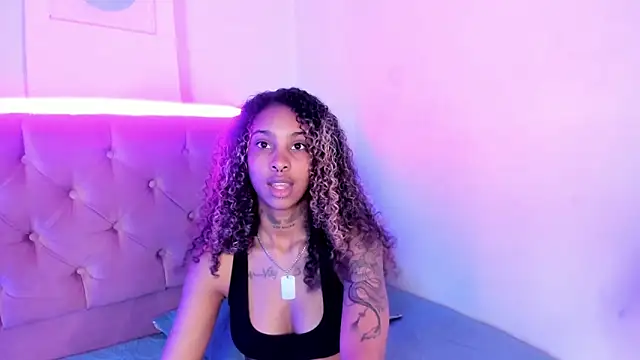 Triipsy online show from February 2025 10:30:01 PM