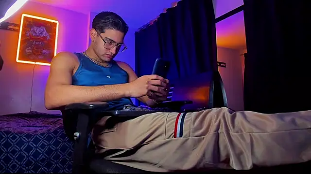 Giomar Reyes online show from March 2025 06:33:02 AM