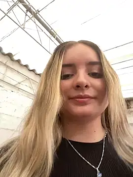 imlindapink online show from April 2026 07:58:02 PM