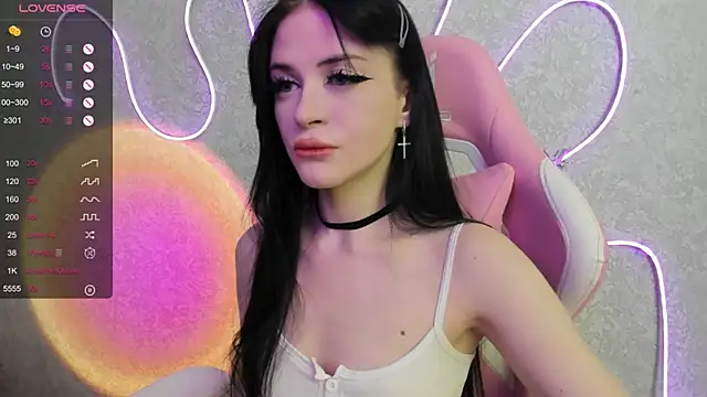 Molly Crystall online show from July 2026 04:38:01 AM