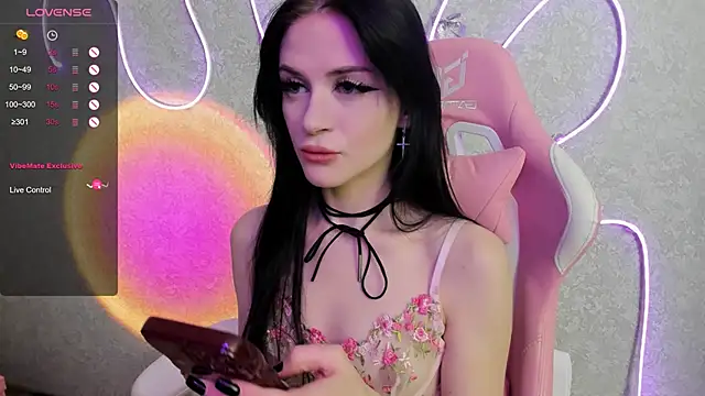 Molly Crystall online show from July 2026 03:37:01 AM