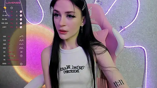 Molly Crystall online show from July 2026 02:18:01 AM