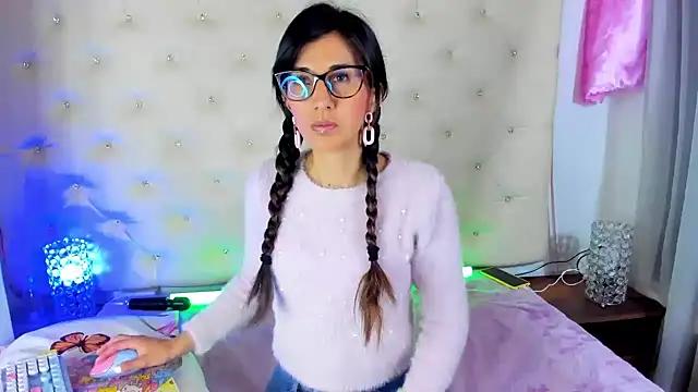 Snapshot of _jade_white_ chatting on February 2025 12:44:02 PM jade white online show from February 2025 12:44:02 PM