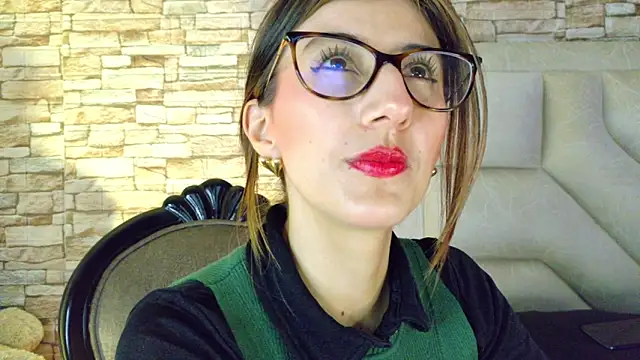 Snapshot of _jade_white_ chatting on May 2026 01:31:01 PM jade white online show from May 2026 01:31:01 PM