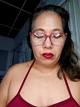 Snapshot of anniecoopeer chatting on January 2025 12:01:01 PM anniecoopeer online show from January 2025 12:01:01 PM