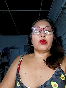 Snapshot of anniecoopeer chatting on February 2025 11:54:01 AM anniecoopeer online show from February 2025 11:54:01 AM
