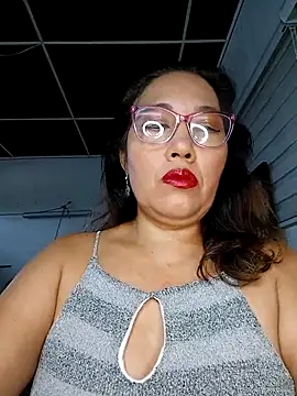 Snapshot of anniecoopeer chatting on February 2025 12:04:02 PM anniecoopeer online show from February 2025 12:04:02 PM