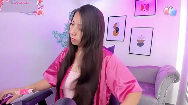 Ema louis  online show from February 2025 12:36:02 PM