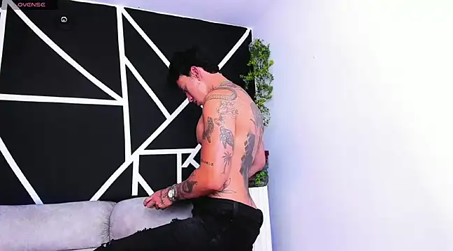 JUSTIN FULLER1 online show from February 2025 12:41:01 AM