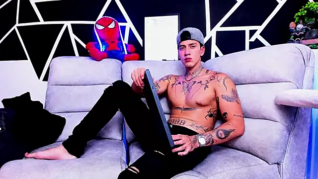 JUSTIN FULLER1 online show from March 2025 12:11:02 AM