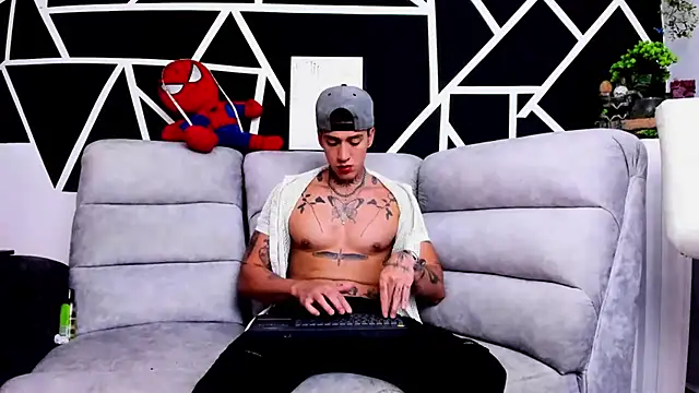 JUSTIN FULLER1 online show from March 2025 12:20:02 AM