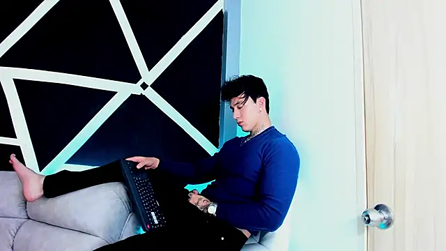 JUSTIN FULLER1 online show from September 2025 12:45:01 AM