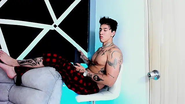 JUSTIN FULLER1 online show from September 2025 11:41:02 PM