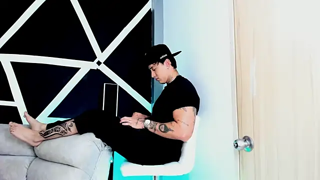 JUSTIN FULLER1 online show from October 2025 07:14:02 PM