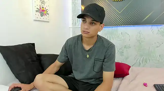 Snapshot of JordanAndAndrew chatting on January 2025 07:24:01 PM JordanAndAndrew online show from January 2025 07:24:01 PM