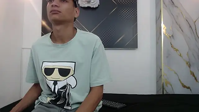 Snapshot of JordanAndAndrew chatting on January 2026 08:11:02 PM JordanAndAndrew online show from January 2026 08:11:02 PM