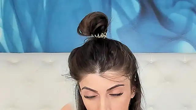 Snapshot of SkinnyDolly chatting on September 2025 02:11:02 AM SkinnyDolly online show from September 2025 02:11:02 AM