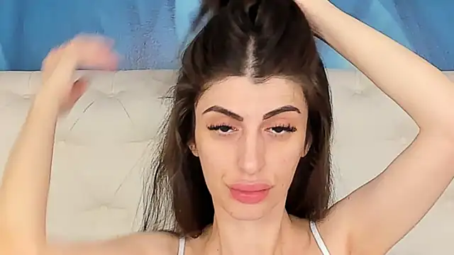 Snapshot of SkinnyDolly chatting on November 2025 03:06:02 AM SkinnyDolly online show from November 2025 03:06:02 AM