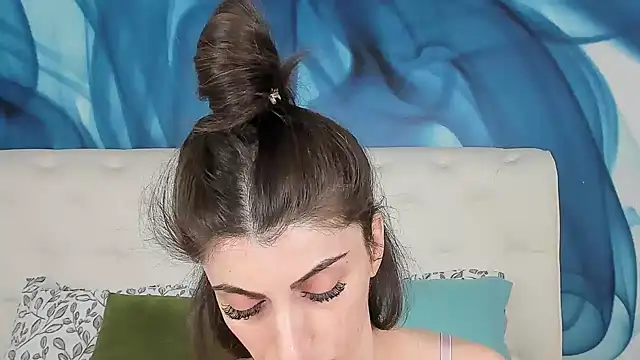 Snapshot of SkinnyDolly chatting on November 2025 03:10:02 AM SkinnyDolly online show from November 2025 03:10:02 AM