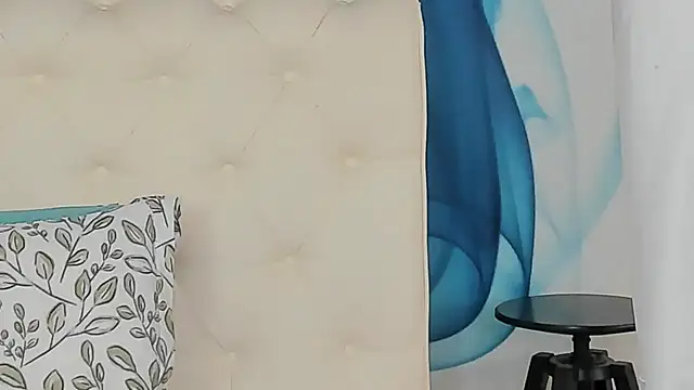 SkinnyDolly online show from April 2026 02:09:02 AM